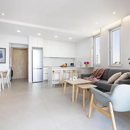 Rodoni Apartment *